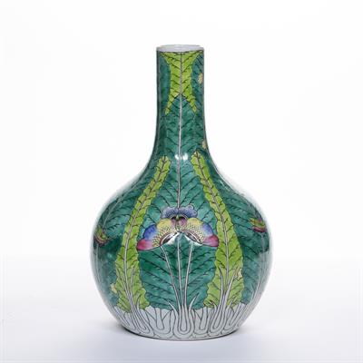 Lot 262 - Canton style bottle vase