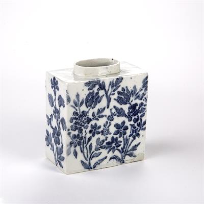 Lot 279 - Doccia porcelain tea canister