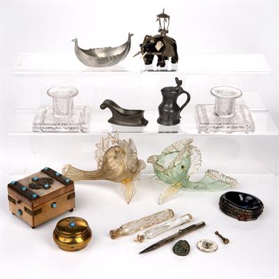 Lot 316 - Group of items to include