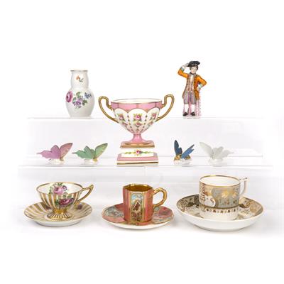 Lot 317 - Collection of items to include