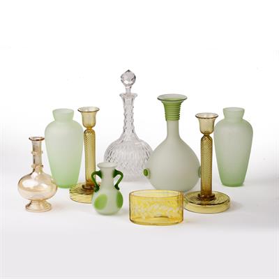 Lot 325 - Group of glassware
