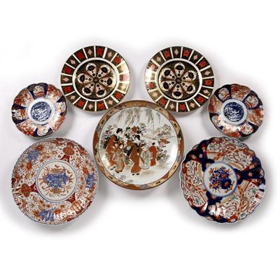 Lot 328 - Pair of Imari dishes