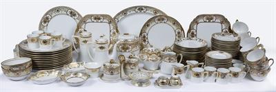 Lot 364 - Extensive Noritake service