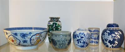 Lot 441 - Group of Chinese porcelain