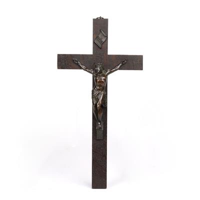 Lot 456 - Oak crucifix