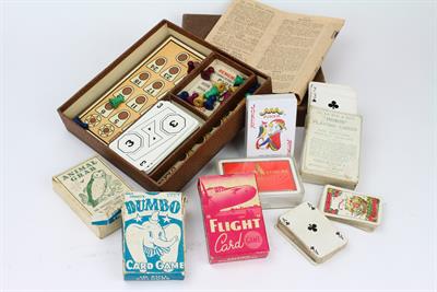 Lot 71 - A SMALL GROUP OF VINTAGE GAMES