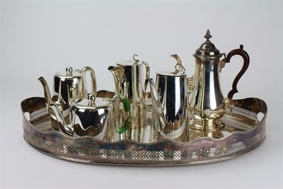 Lot 114 - A SILVER PLATED GALLERY OVAL TRAY