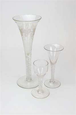 Lot 147 - A LARGE WINE OR ALE GLASS