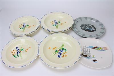 Lot 151 - SUSIE COOPER (1902-1995) FOR CROWN BURSLEM