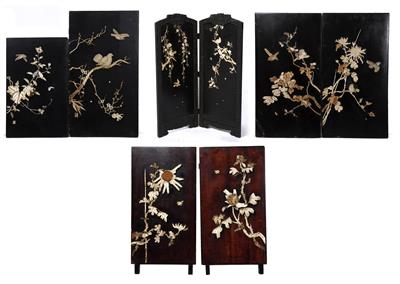 Lot 166 - AN EARLY 20TH CENTURY JAPANESE BONE INLAID TWO FOLD SCREEN