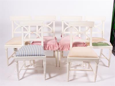 Lot 180 - A CONTEMPORARY WHITE PAINTED DINING TABLE