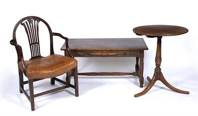 Lot 205 - AN OAK RECTANGULAR COFFEE TABLE