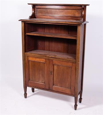 Lot 260 - AN EDWARDIAN MAHOGANY BOOKCASE CABINET