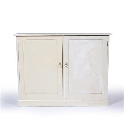 Lot 100 - Painted twin door cupboard