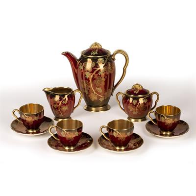 Lot 332 - Carltonware Rouge Royale