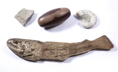 Lot 418 - Four large fossil/specimens