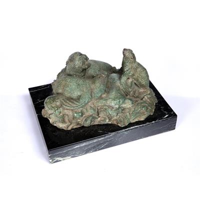 Lot 2 - A BRONZE GROUP OF THREE SEA LIONS