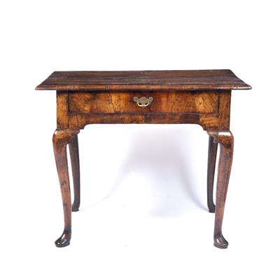 Lot 94 - AN EARLY 18TH CENTURY WALNUT LOWBOY