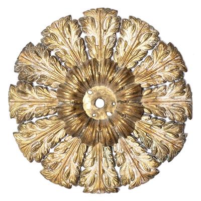 Lot 158 - AN EARLY 19TH CENTURY CIRCULAR GILT METAL CEILING BOSS of acanthus leaf form