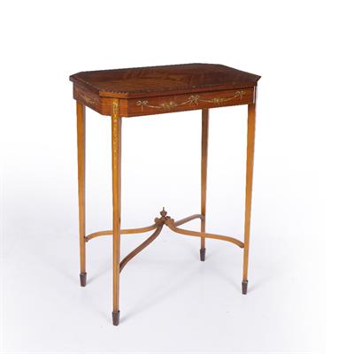 Lot 183 - AN EDWARDIAN SATINWOOD OCCASIONAL TABLE