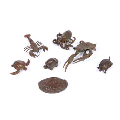 Lot 193 - A BRONZE MINIATURE FIGURE OF A OCTOPUS