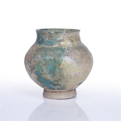 Lot 198 - AN ANTIQUE ROMAN STYLE POTTERY VASE of baluster form partially covered in an iridescent green glaze