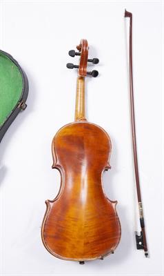 Lot 236 - A GERMAN HALF SIZE VIOLIN with printed label inscribed 'Neuner & Hornsteiner Mittenwald (Baiern)