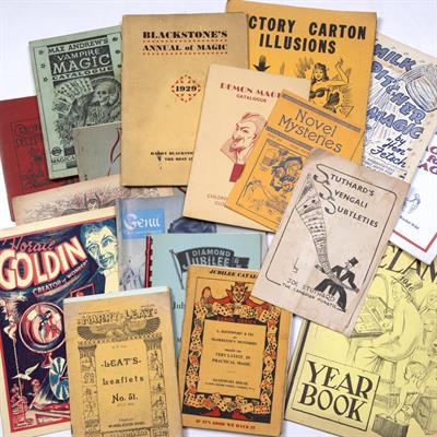 Lot 917 - A COLLECTION OF APPROXIMATELY 50 'MAGIC' PAMPHLETS
