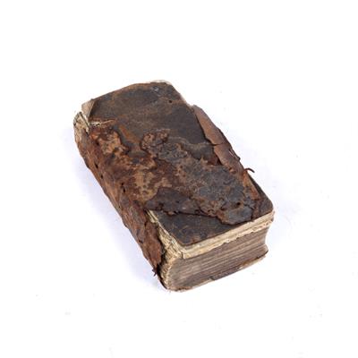 Lot 405 - AN EARLY 17TH CENTURY NEW TESTAMENT IN GREEK. The title page with wood cut colophon. Officina