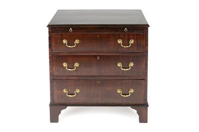 Lot 9 - Mahogany chest of drawers