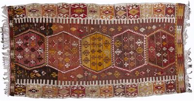 Lot 54 - Kelim rug