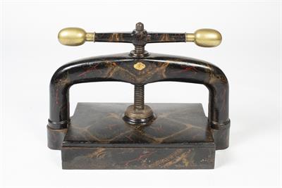 Lot 112 - Victorian book press