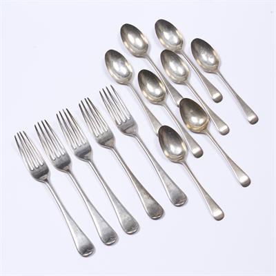 Lot 194 - Collection of silver forks and spoons