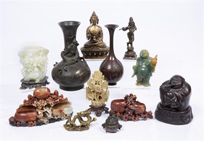 Lot 270 - Group of Chinese pieces