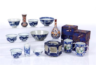 Lot 272 - Group of Chinese and Japanese pieces