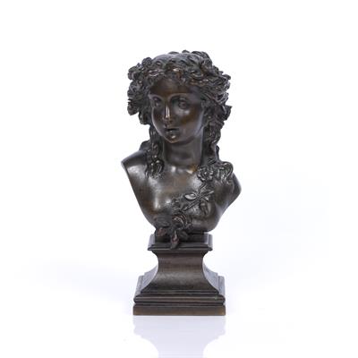 Lot 295 - Bronze bust of Flora