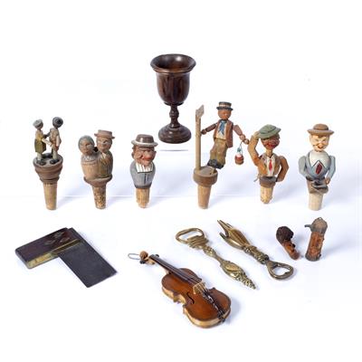 Lot 315 - Collection of treen and miscellaneous items