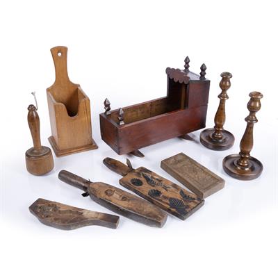 Lot 323 - Collection of treen