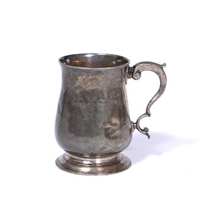 Lot 369 - Silver tankard