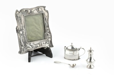 Lot 343 - An Edwardian silver art nouveau style...