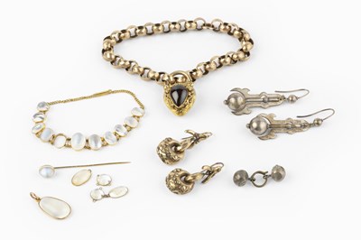 Lot 219 - A collection of antique and later jewellery,...