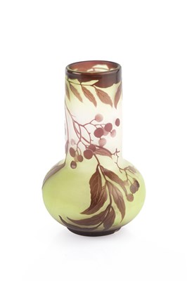 Lot 858 - Emile Gallé (1846-1904) Vase cameo glass in...