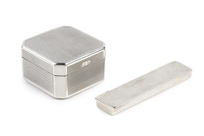 Lot 338 - A silver square section box and cover, with...