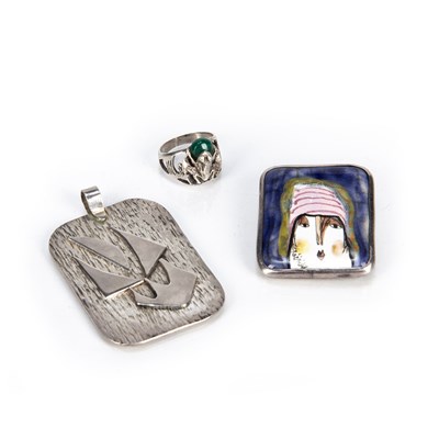 Lot 454 - Small collection of jewellery comprising of: a...