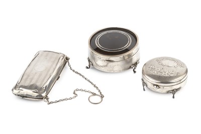 Lot 343 - An Edwardian silver circular trinket box, with...