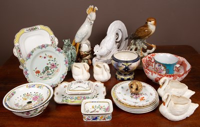 Lot 415 - A collection of ceramics