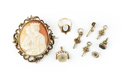 Lot 282 - A collection of jewellery, comprising an oval...