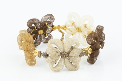Lot 14 - A 19th century hairwork bracelet, designed as...