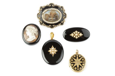 Lot 36 - A collection of 19th century jewellery,...