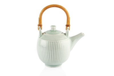 Lot 699 - David Leach (1911-2005) Teapot celadon glaze...